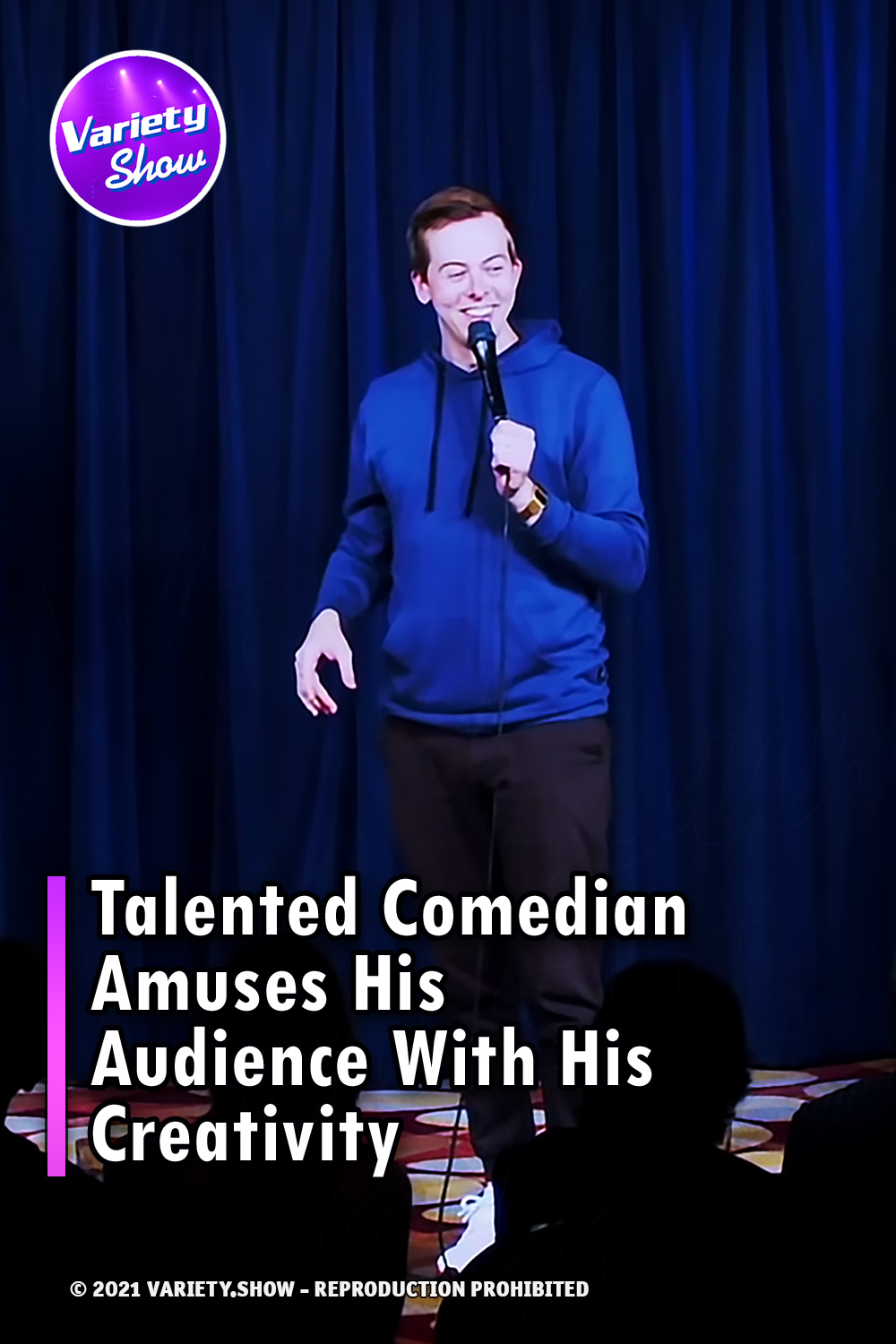 Talented Comedian Amuses His Audience With His Creativity