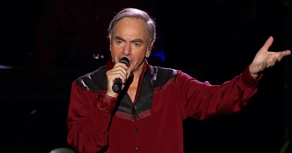 Audience Roars With Excitement Over Live Performance of Neil Diamond’s ...