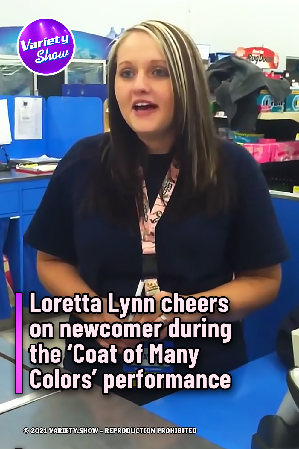 Loretta Lynn cheers on newcomer during the ‘Coat of Many Colors’ performance