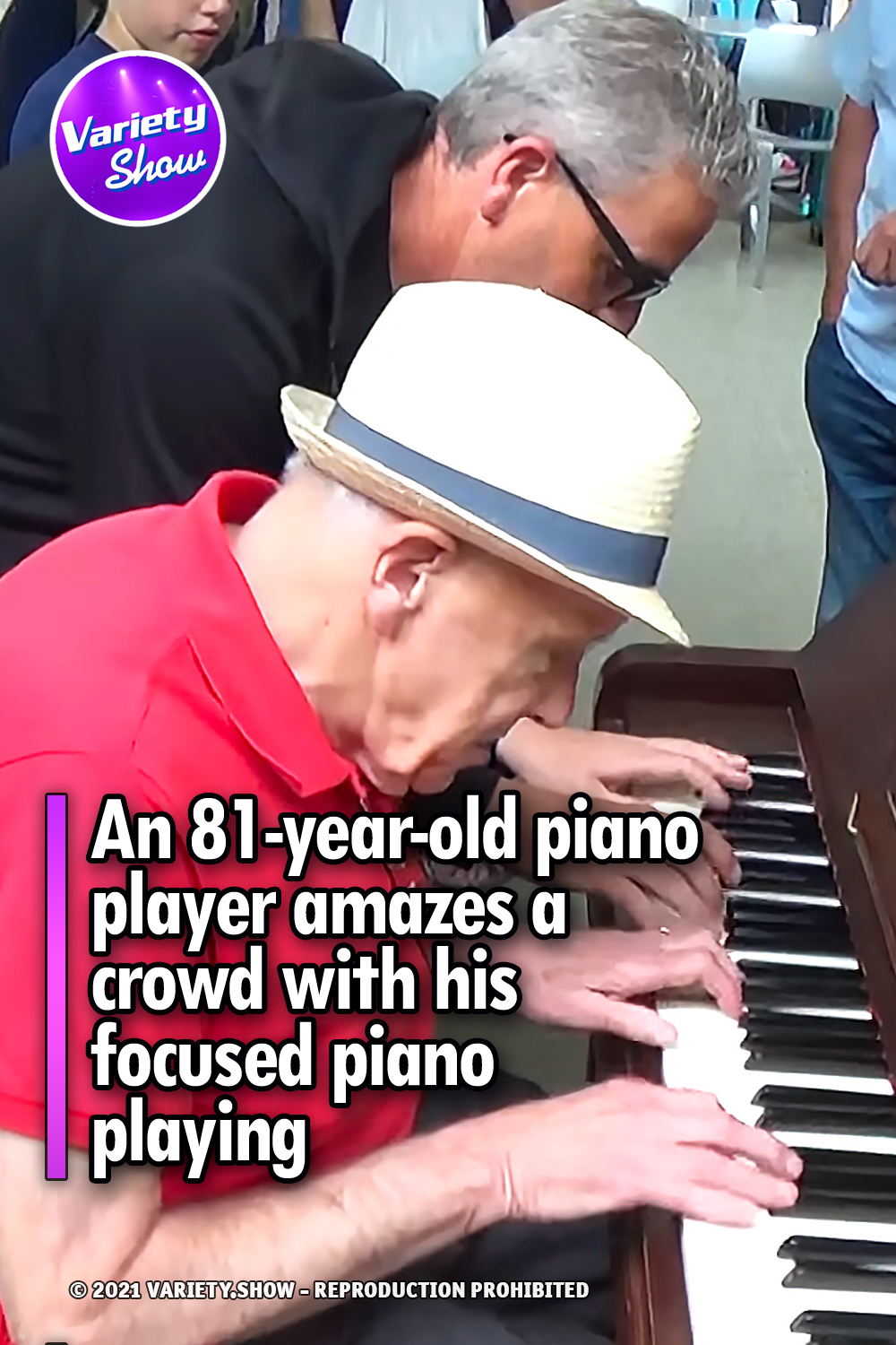 An 81-year-old piano player amazes a crowd with his focused piano playing