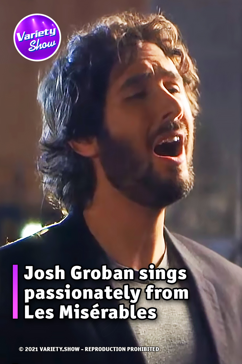 Josh Groban sings passionately from Les Misérables