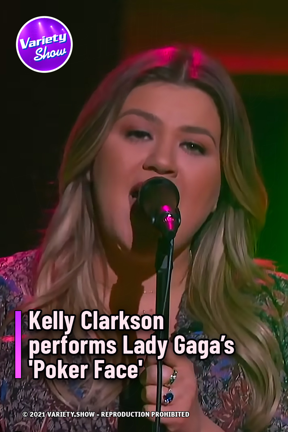 Kelly Clarkson performs Lady Gaga’s \'Poker Face\'
