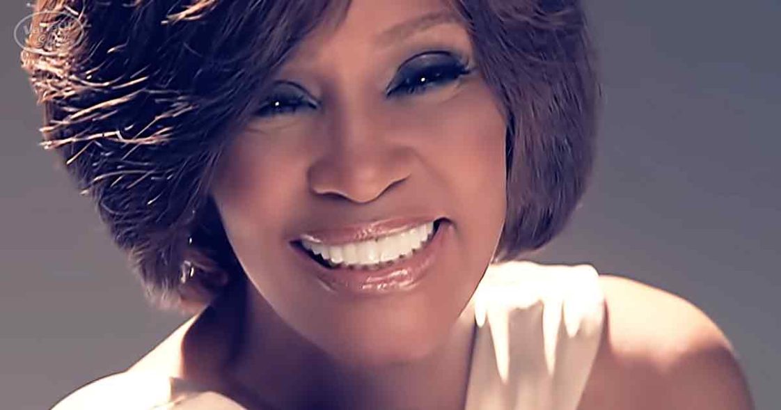 Whitney’s 2009 AMA performance of “I Look to You” is guaranteed to give